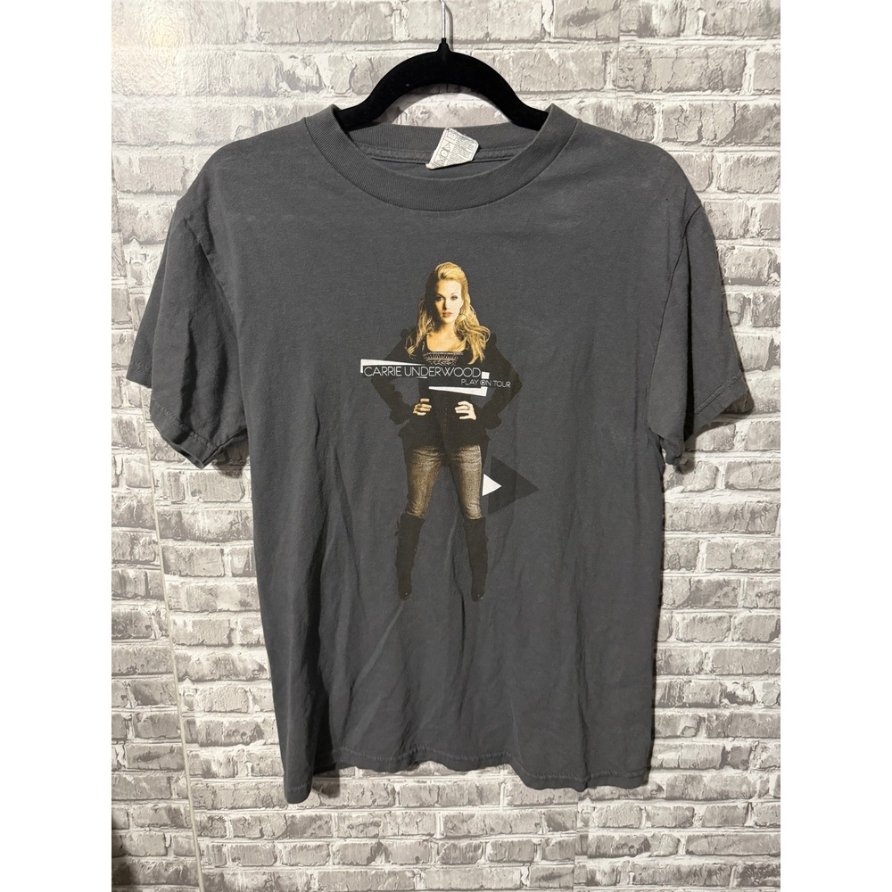 Carrie Underwood Play On Tour 2010 Graphic Concert T-Shirt Charcoal Gray Small